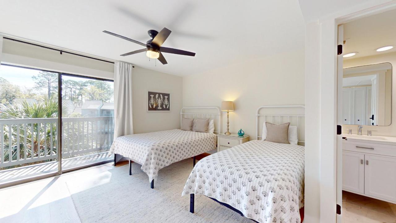  | 6 Hickory Cove