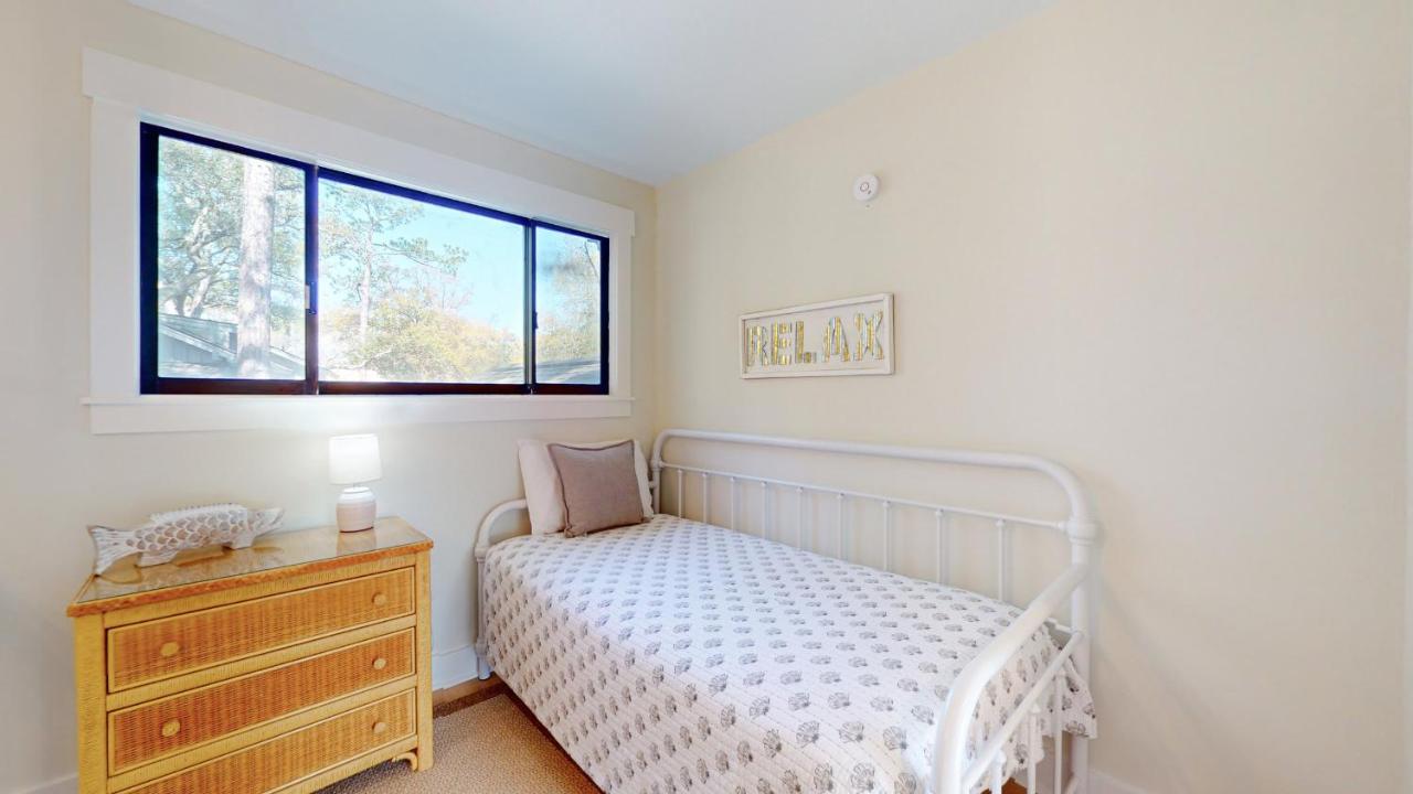  | 6 Hickory Cove