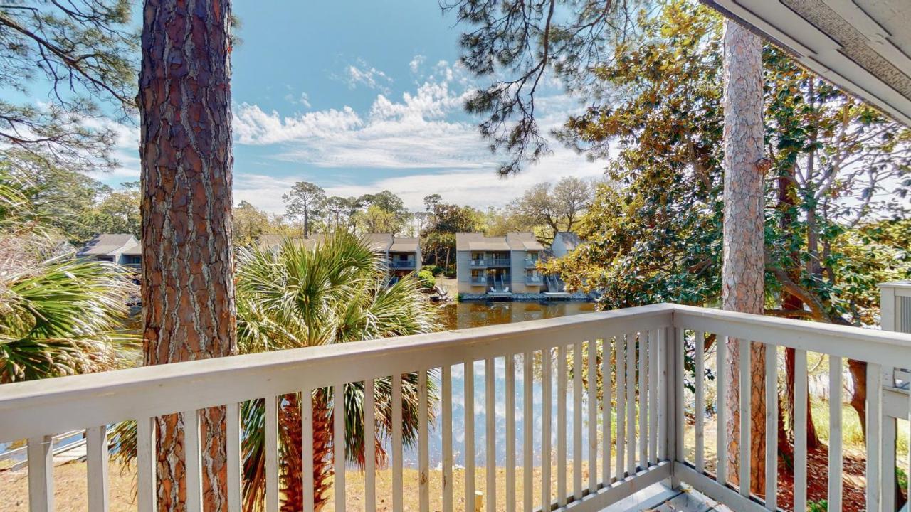  | 6 Hickory Cove
