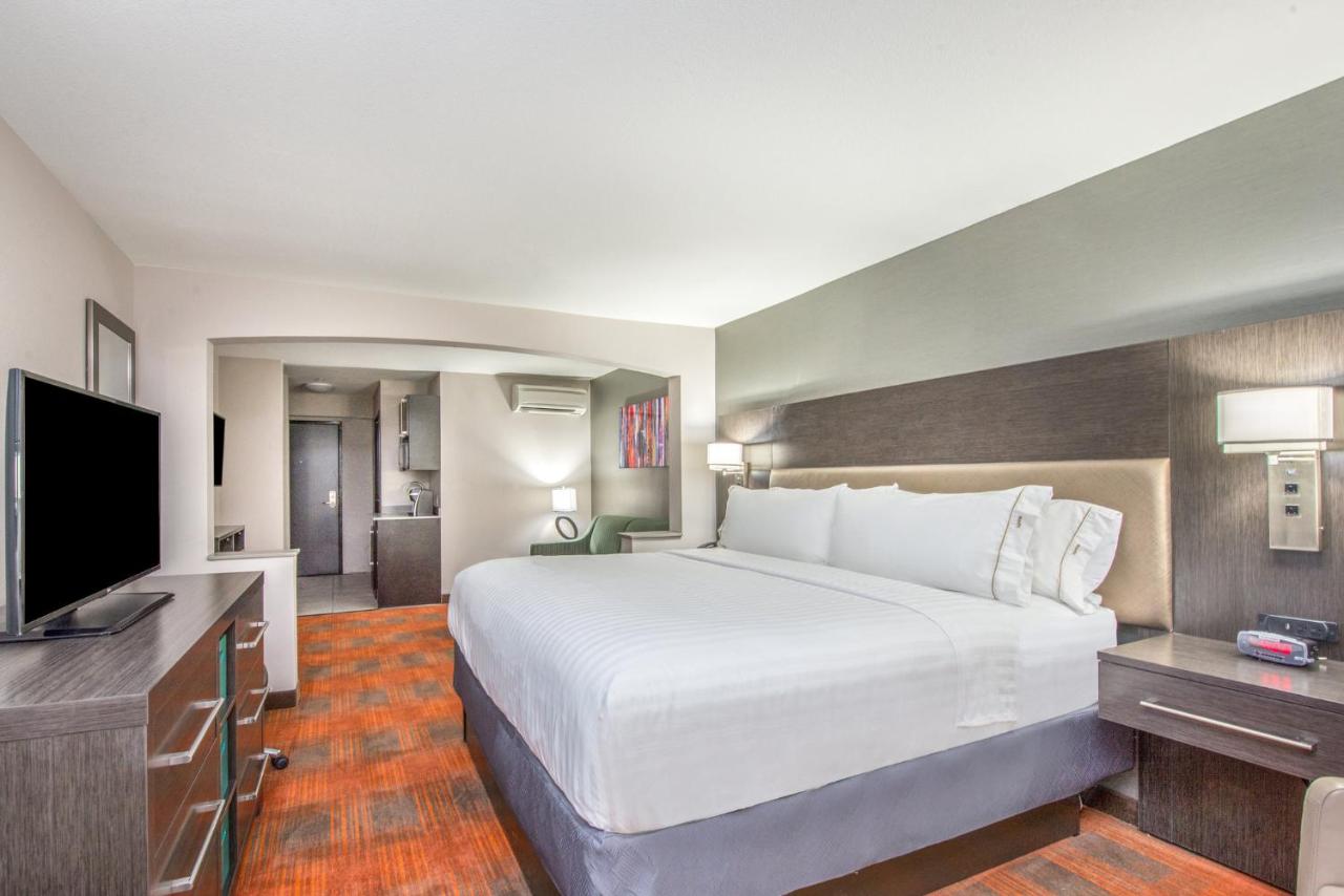  | Holiday Inn Express & Suites Shawnee-Kansas City West, an IHG Hotel