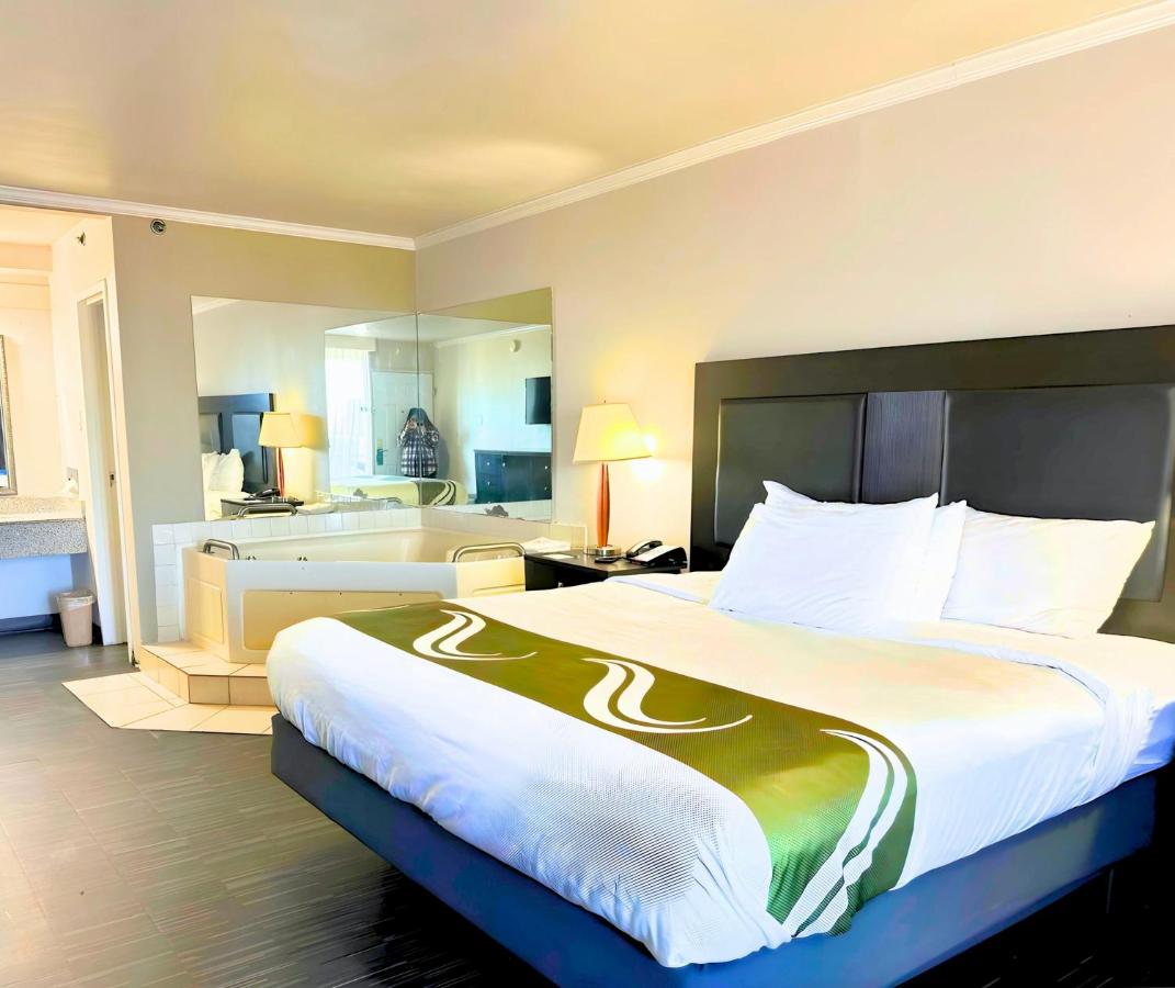 King Room - Non Smoking at Quality Inn Fort Worth - Downtown East