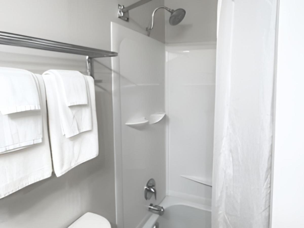 King Room - Non Smoking at Quality Inn Fort Worth - Downtown East