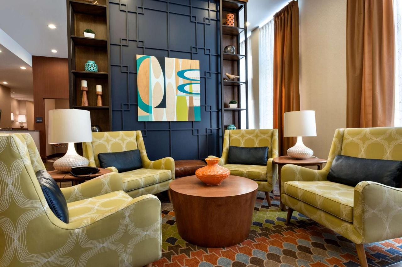  | Hampton Inn and Suites Clayton/St. Louis-Galleria Area