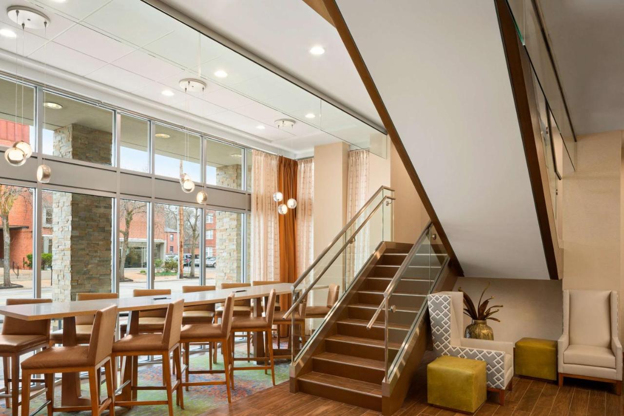  | Hampton Inn and Suites Clayton/St. Louis-Galleria Area
