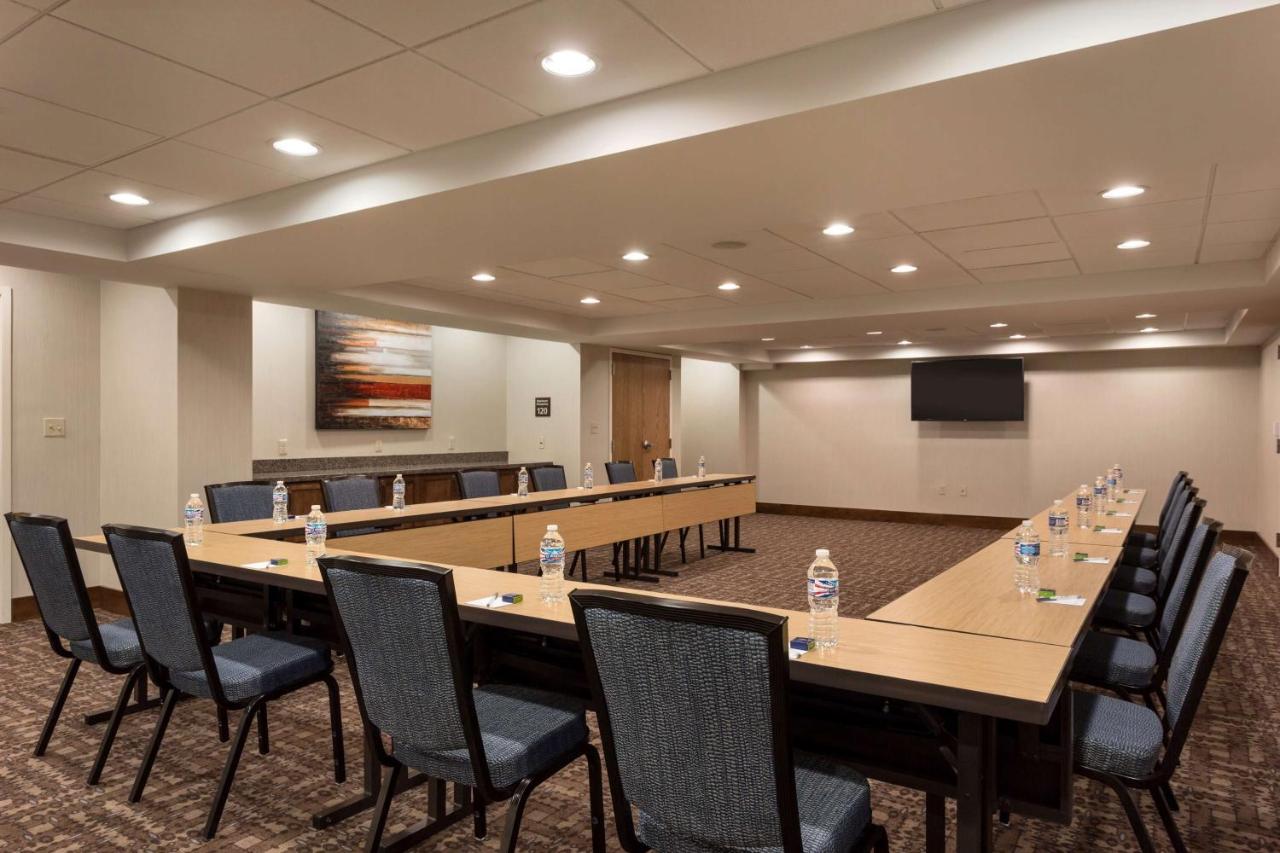 | Hampton Inn and Suites Clayton/St. Louis-Galleria Area