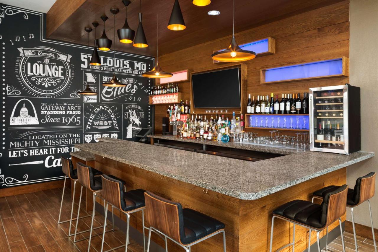  | Hampton Inn and Suites Clayton/St. Louis-Galleria Area