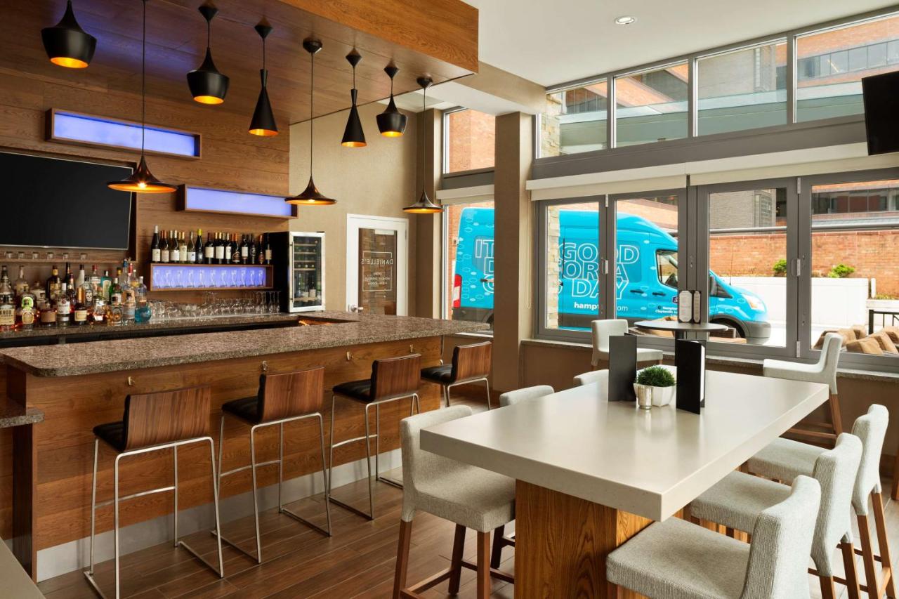  | Hampton Inn and Suites Clayton/St. Louis-Galleria Area