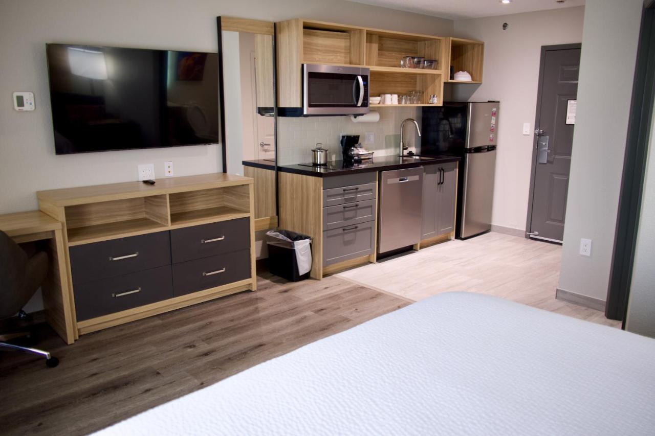 One-Bedroom Suite at Candlewood Suites Harrisonburg by IHG