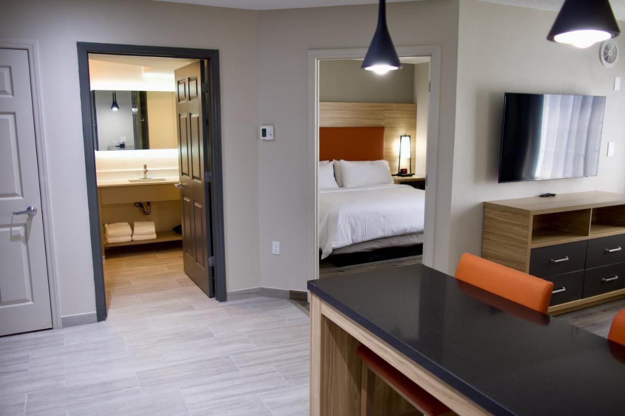 One-Bedroom Queen Suite - Non-Smoking at Candlewood Suites Harrisonburg by IHG