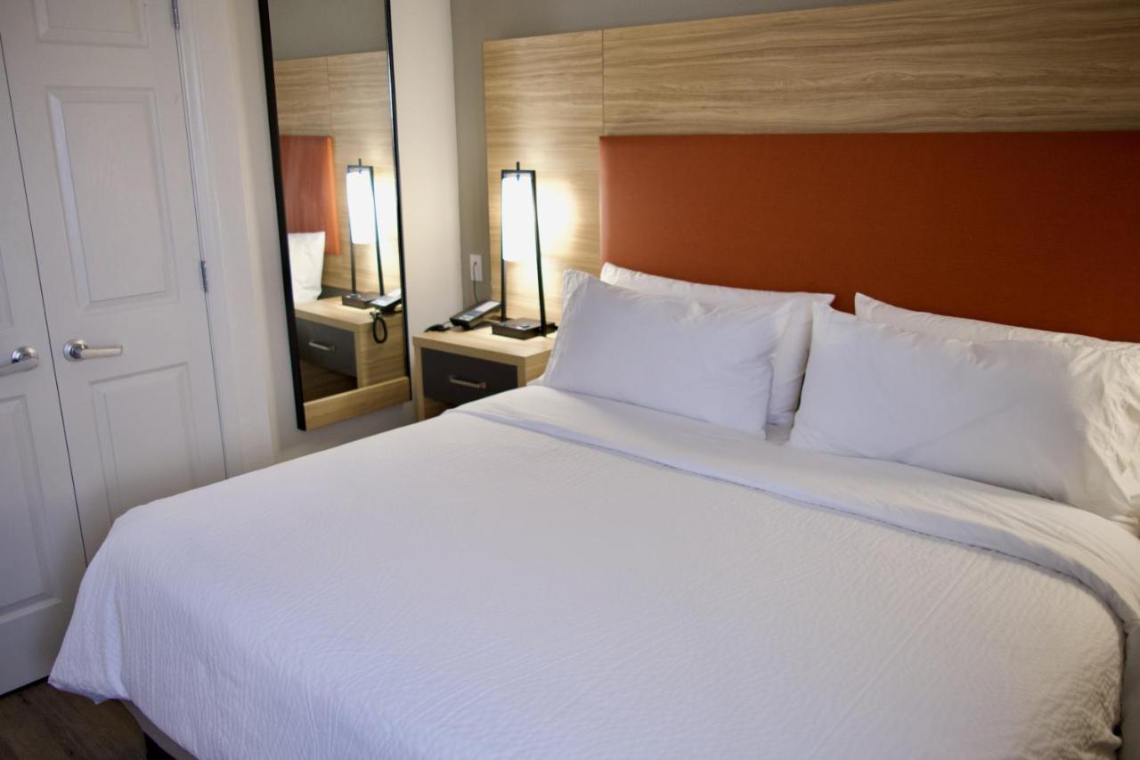 One-Bedroom Queen Suite - Non-Smoking at Candlewood Suites Harrisonburg by IHG