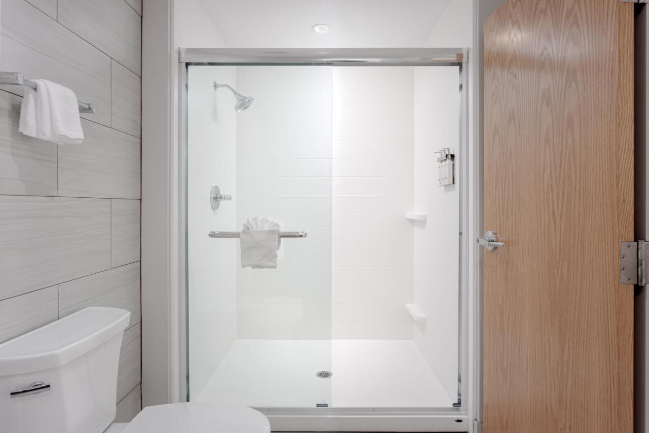 King Suite - Non-Smoking at Holiday Inn Express Pensacola Beach by IHG
