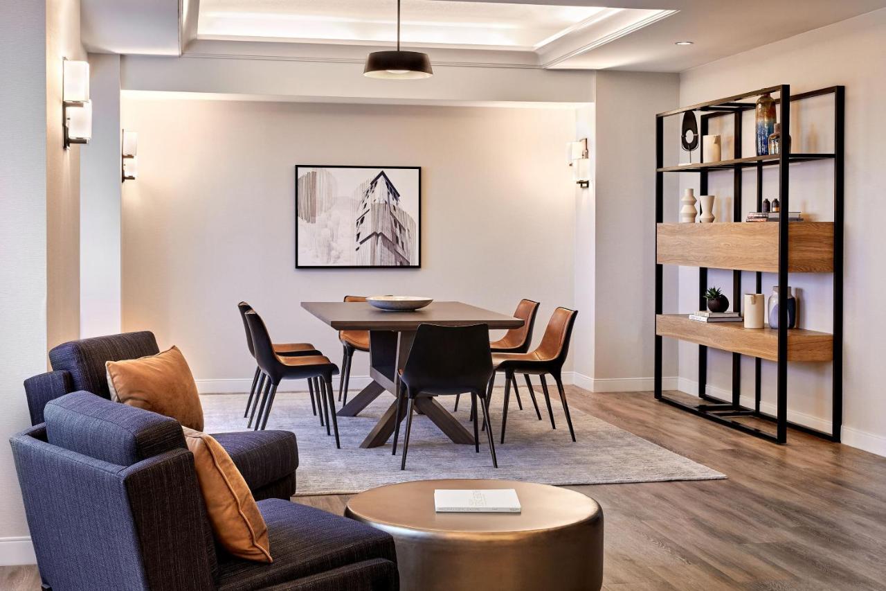 Governor Suite, Club level, 1 Bedroom Presidential Suite at Sheraton Phoenix Downtown