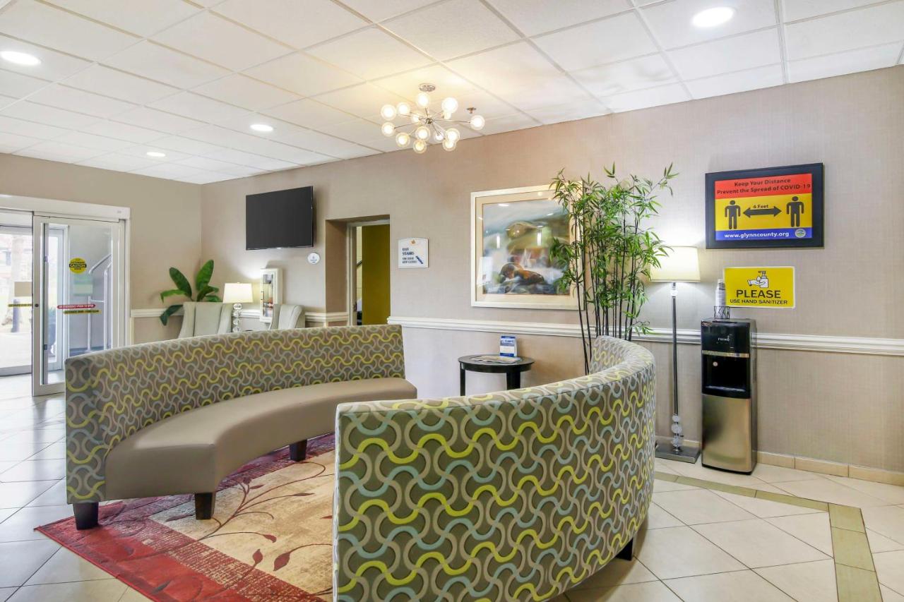 | Best Western Plus Brunswick Inn & Suites