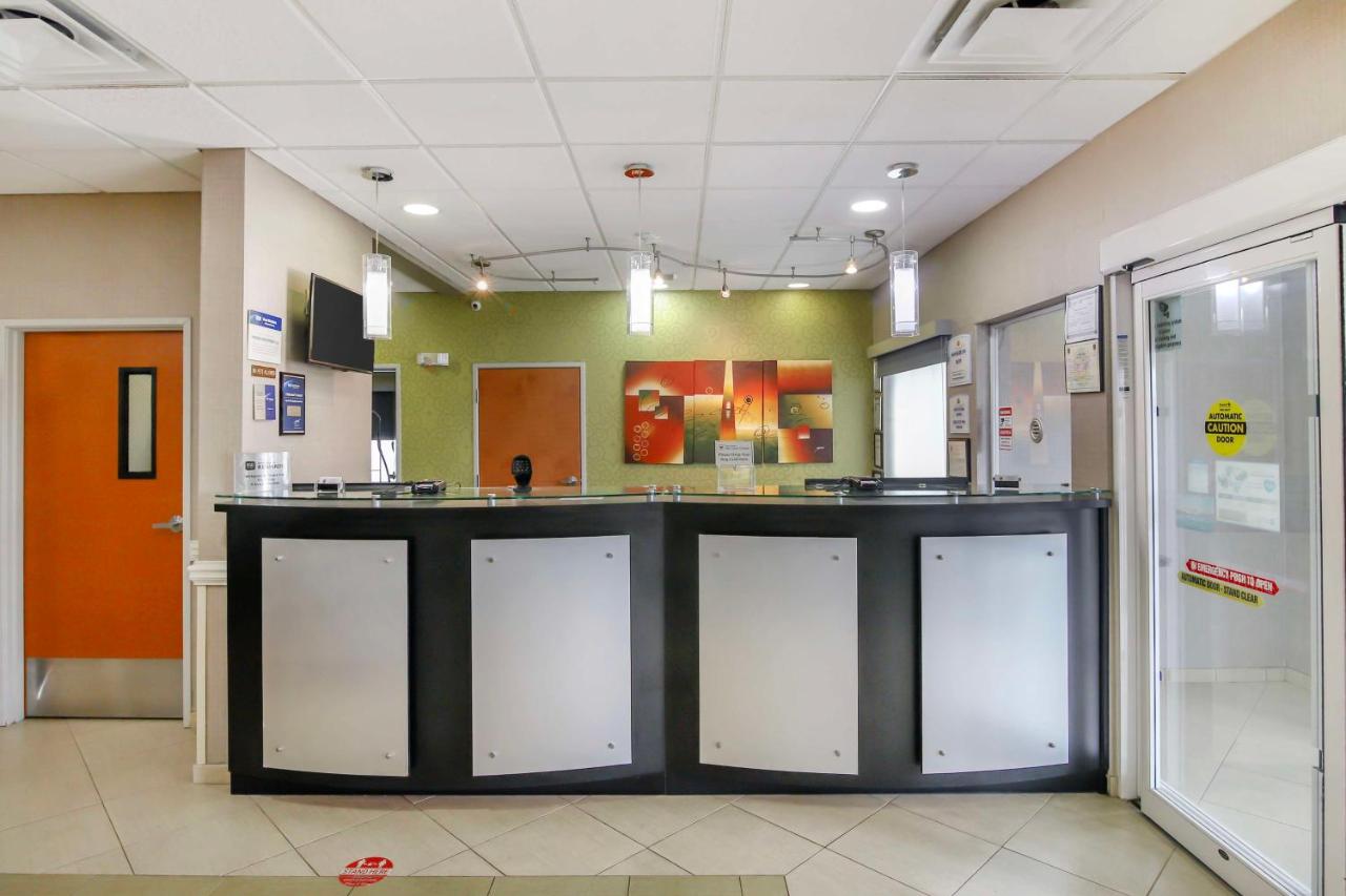 | Best Western Plus Brunswick Inn & Suites