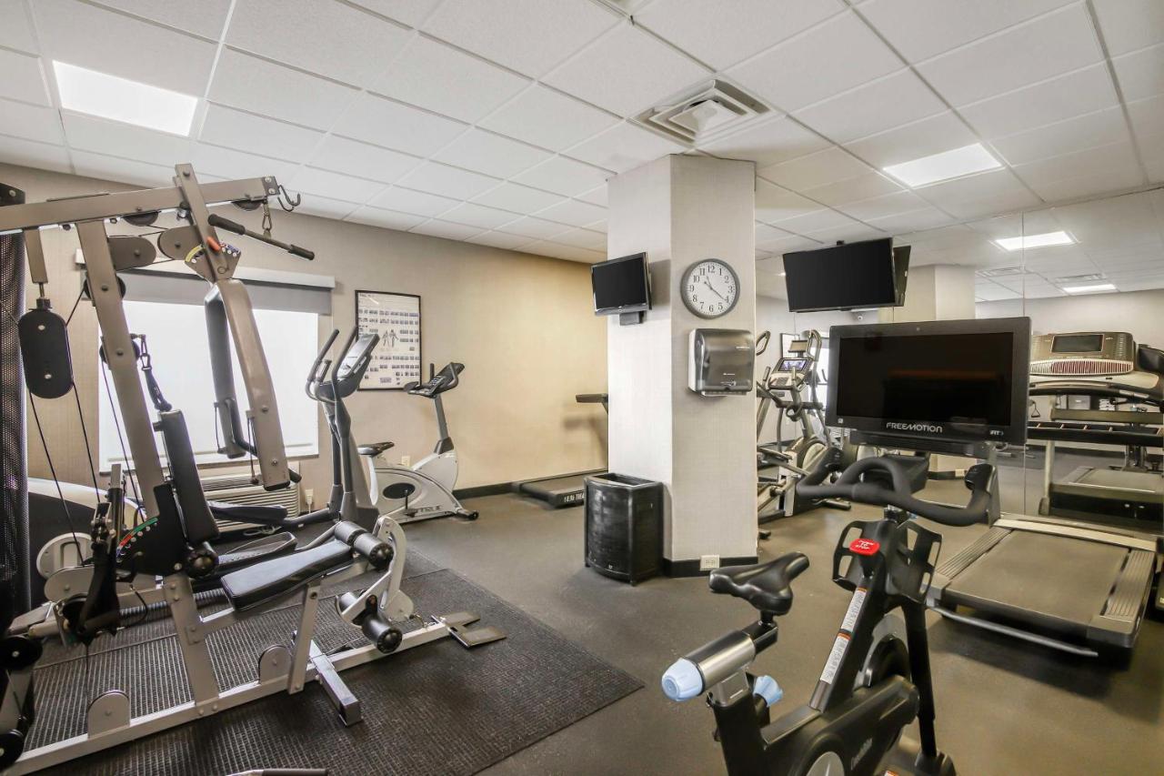 | Best Western Plus Brunswick Inn & Suites