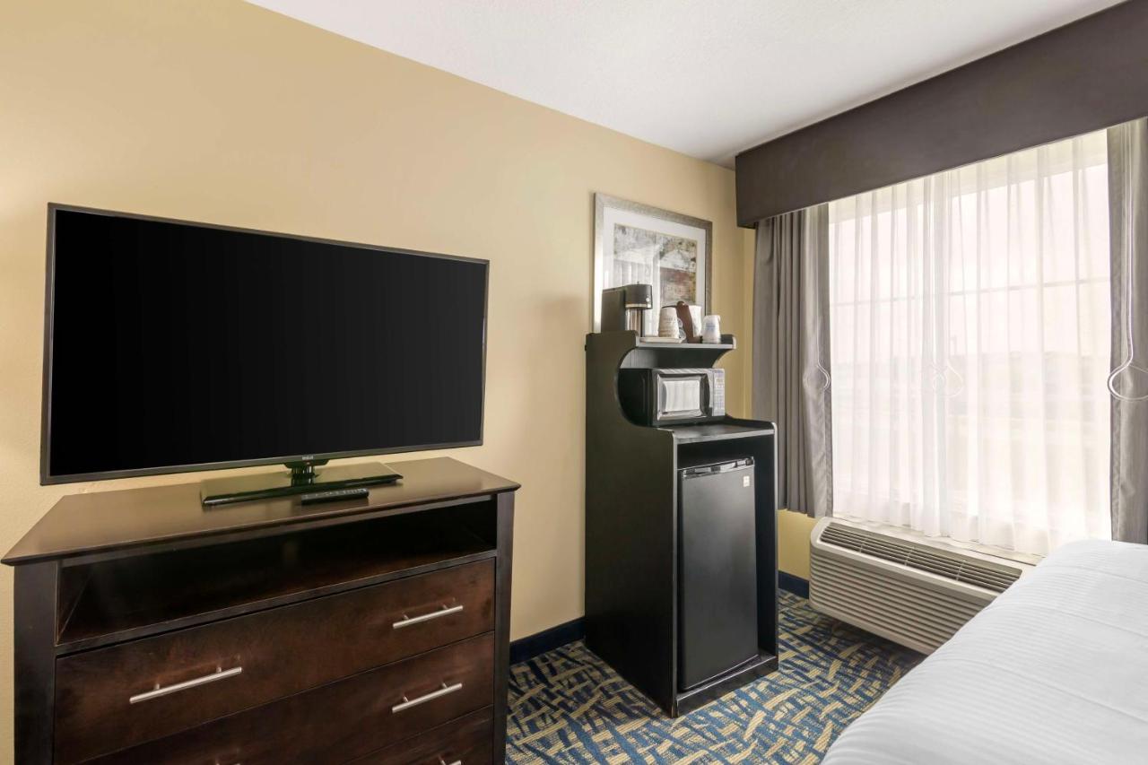 Queen Room with Two Queen Beds - Non-Smoking/Disability Access at Best Western Plus Brunswick Inn & Suites