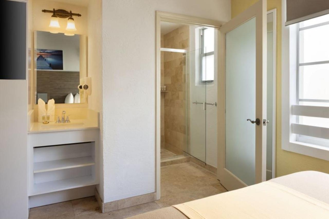 Standard Double Room with Two Double Beds (4 Adults) at Ocean Five Hotel