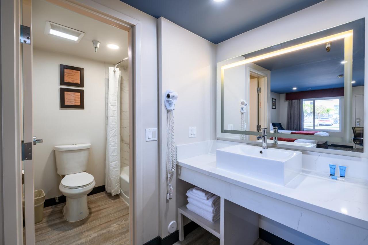 | Hyland Inn near Pasadena Civic Center