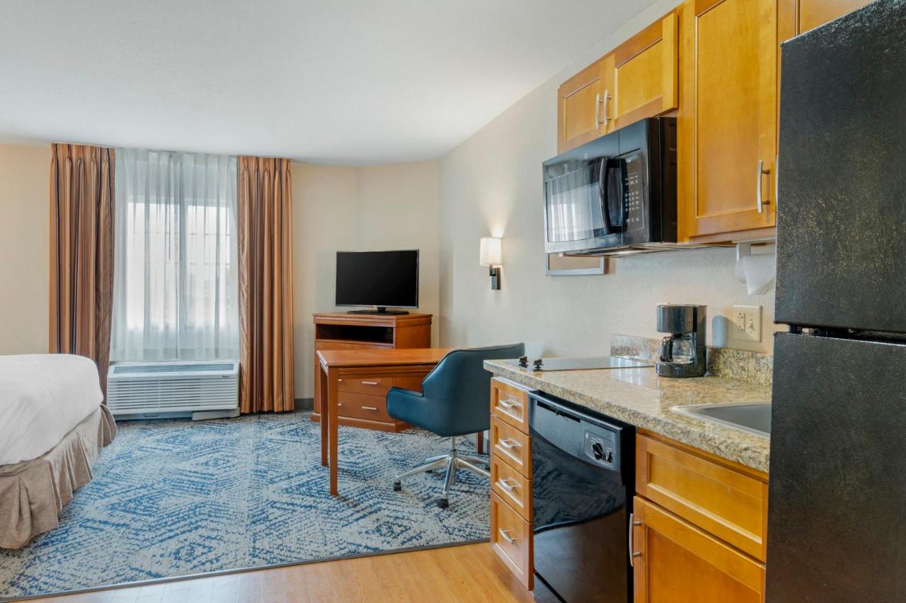 Queen Studio at Candlewood Suites Indianapolis East, an IHG Hotel