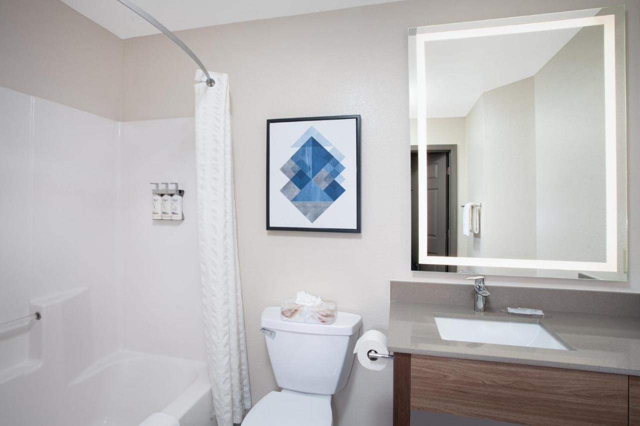 | Candlewood Suites Louisville North