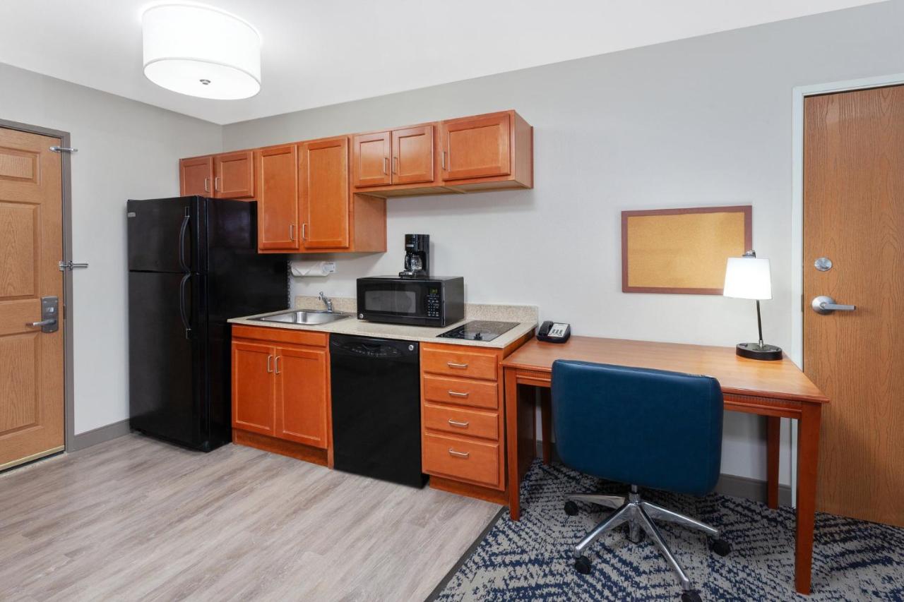 | Candlewood Suites Louisville North