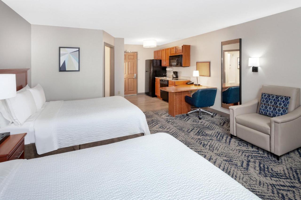 | Candlewood Suites Louisville North