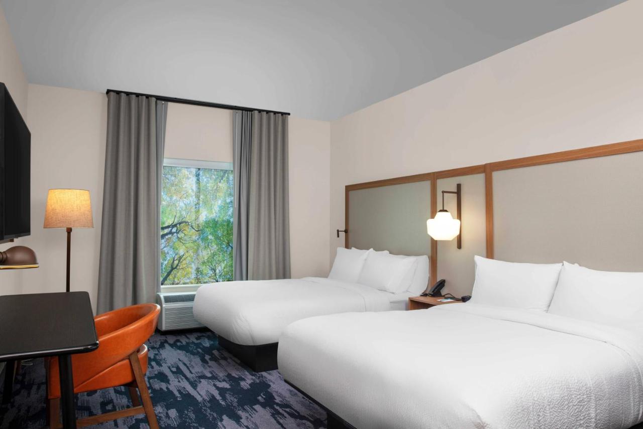 | Fairfield by Marriott Inn & Suites Lewisburg