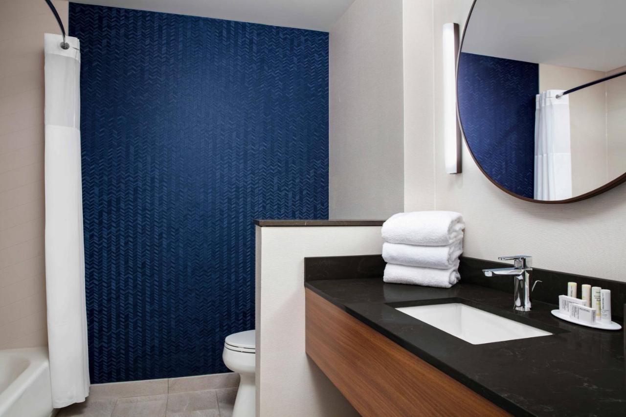 | Fairfield by Marriott Inn & Suites Lewisburg