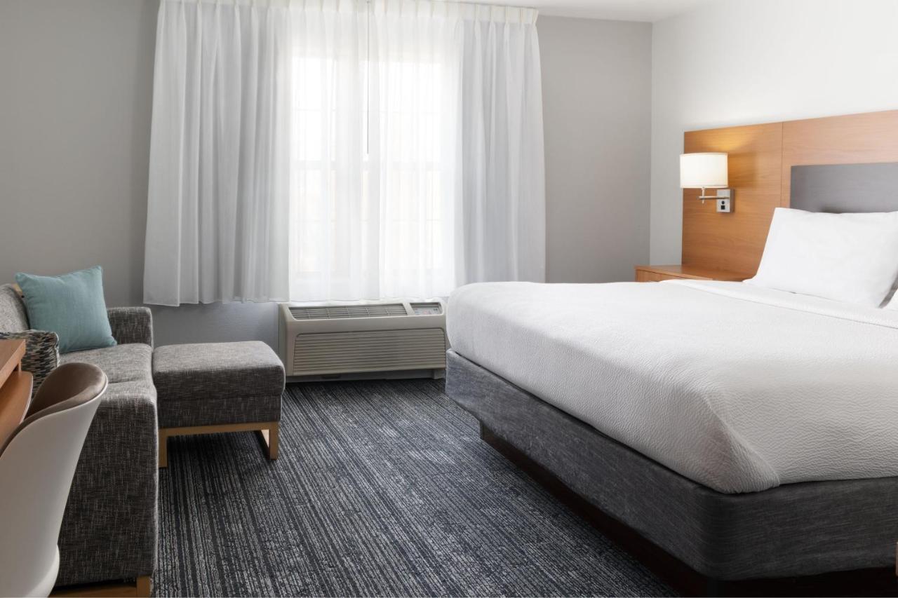 King Studio with Sofa Bed at TownePlace Suites by Marriott Sacramento Roseville
