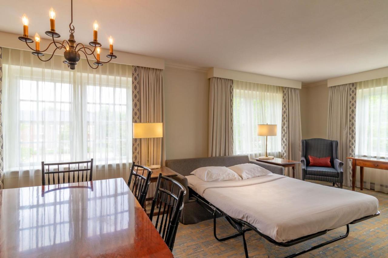 | Williamsburg Lodge, Autograph Collection