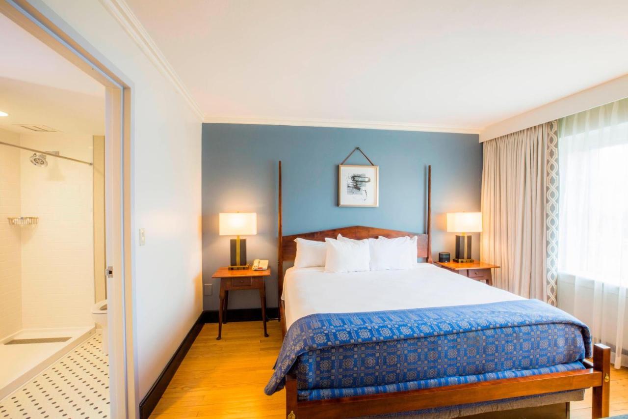 | Williamsburg Lodge, Autograph Collection