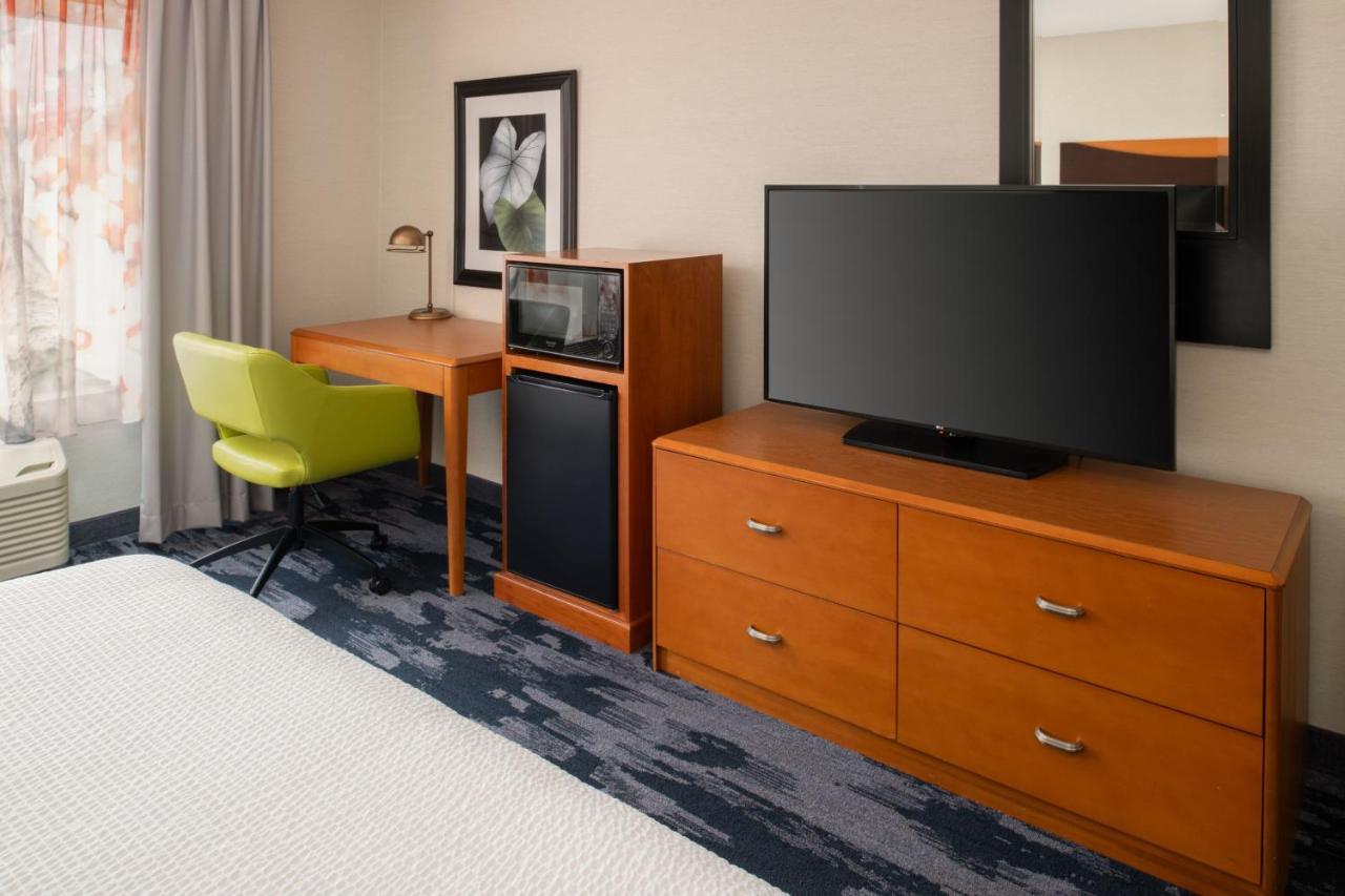 King Room at Fairfield Inn & Suites by Marriott Portland Airport
