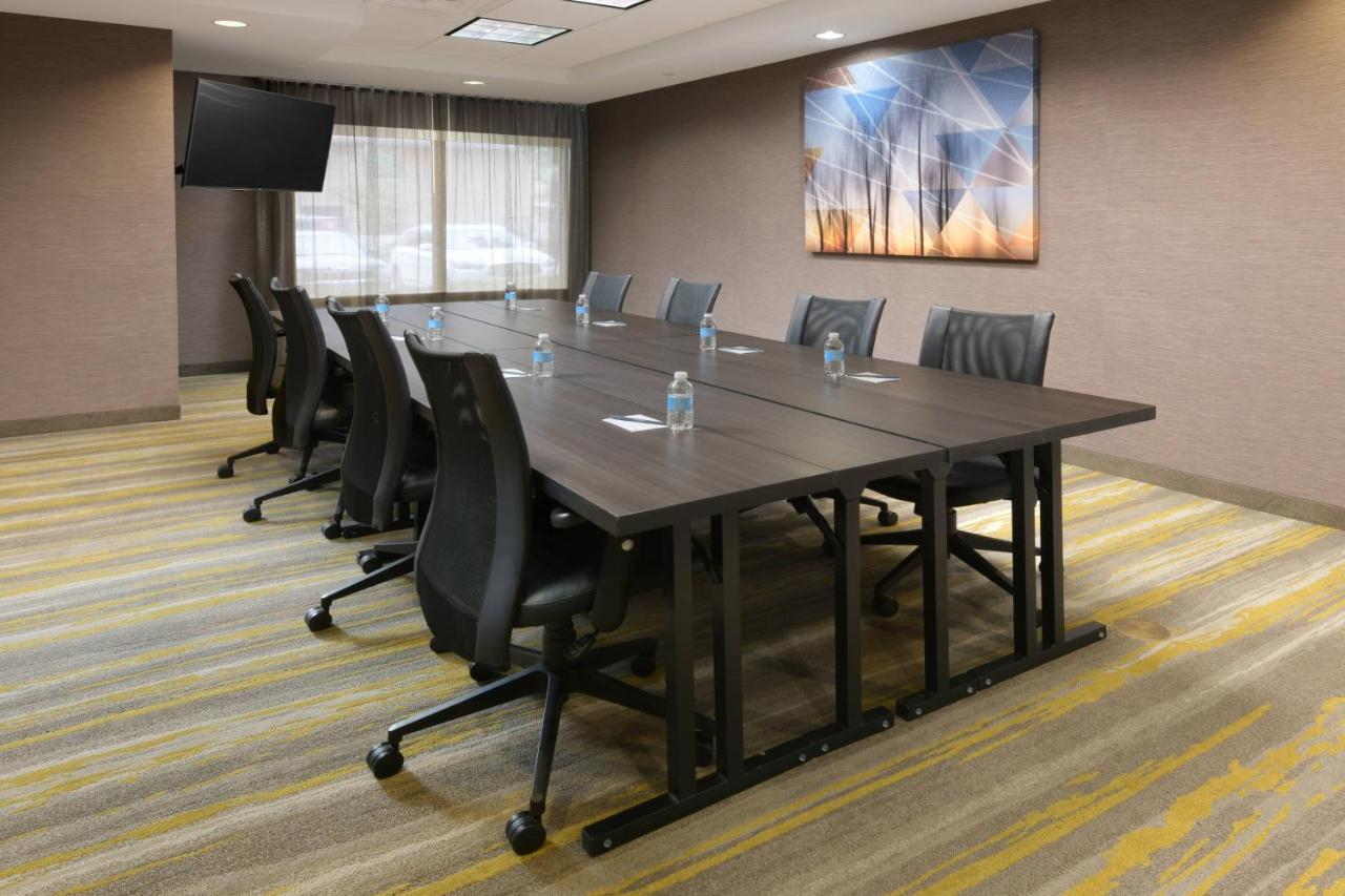 | SpringHill Suites Dallas Addison/Quorum Drive