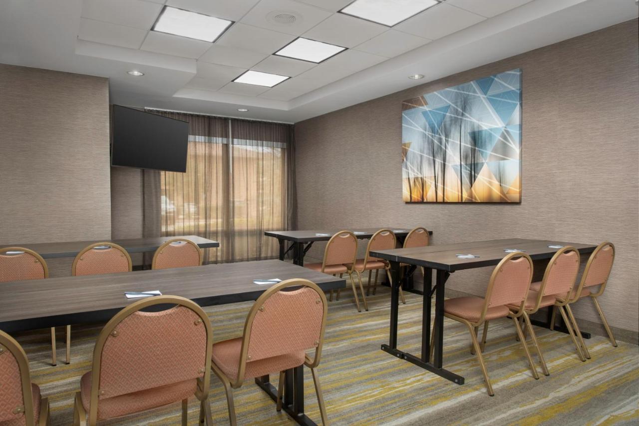 | SpringHill Suites Dallas Addison/Quorum Drive