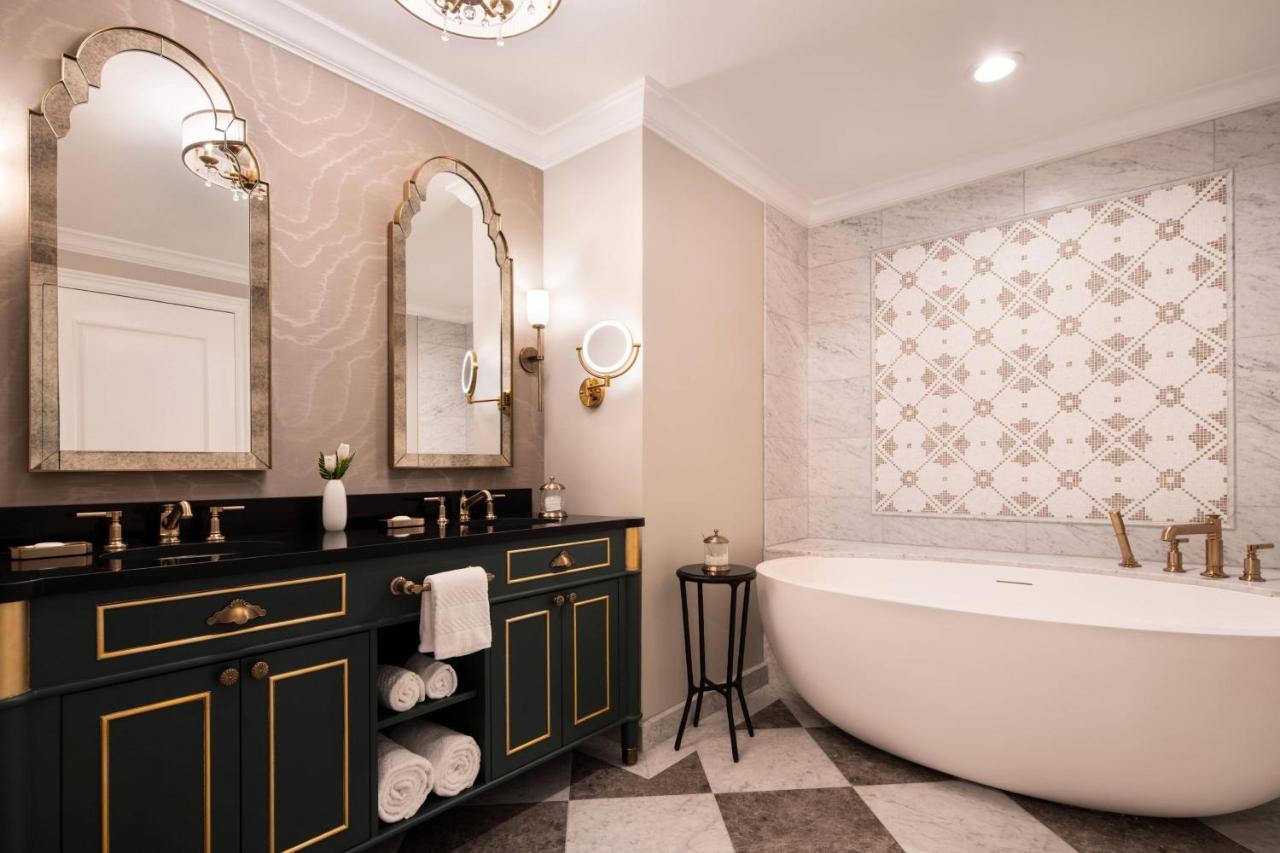 Club King Room at The Ritz-Carlton, New Orleans