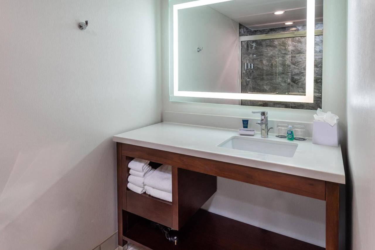| Four Points by Sheraton Atlanta Airport West