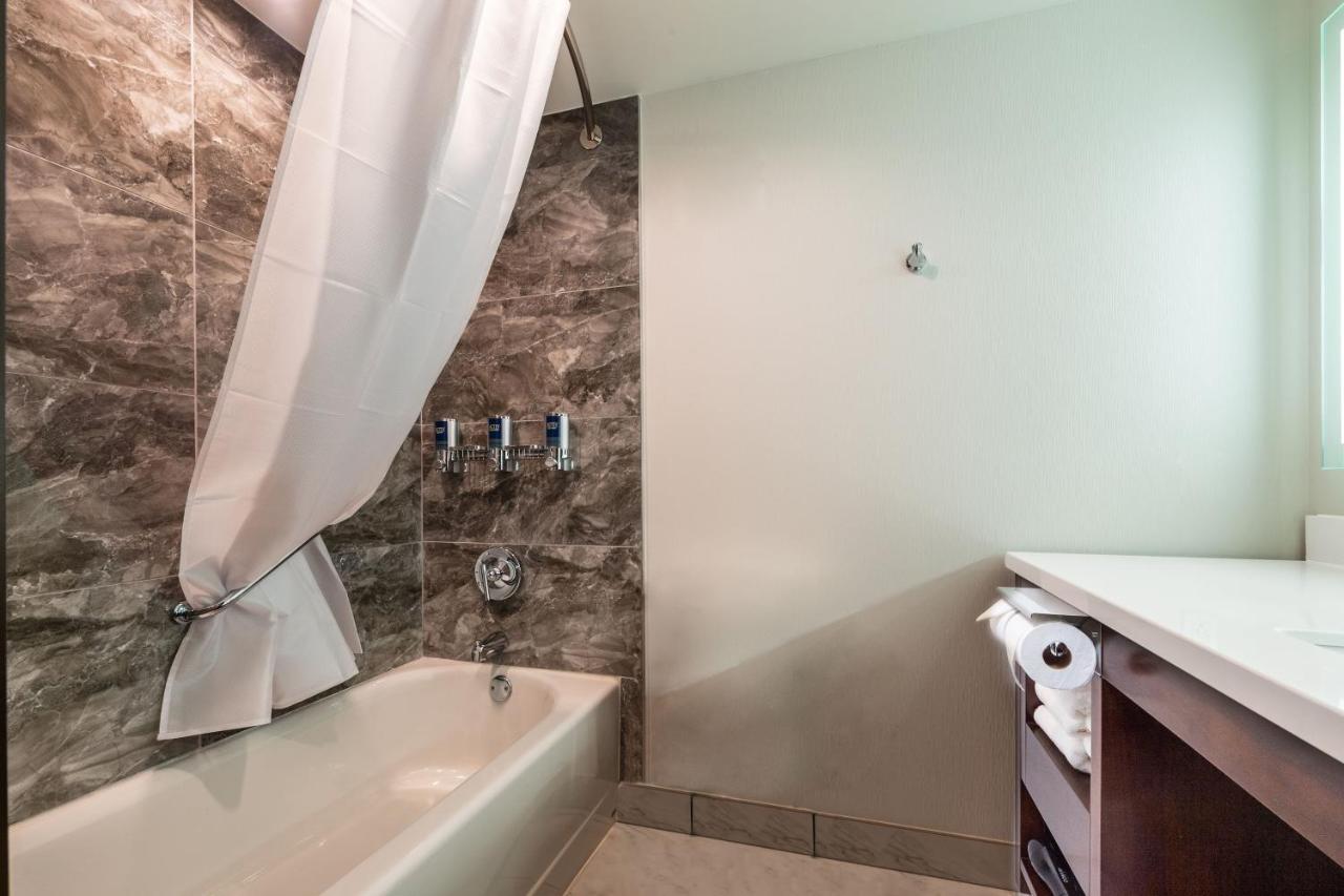 | Four Points by Sheraton Atlanta Airport West