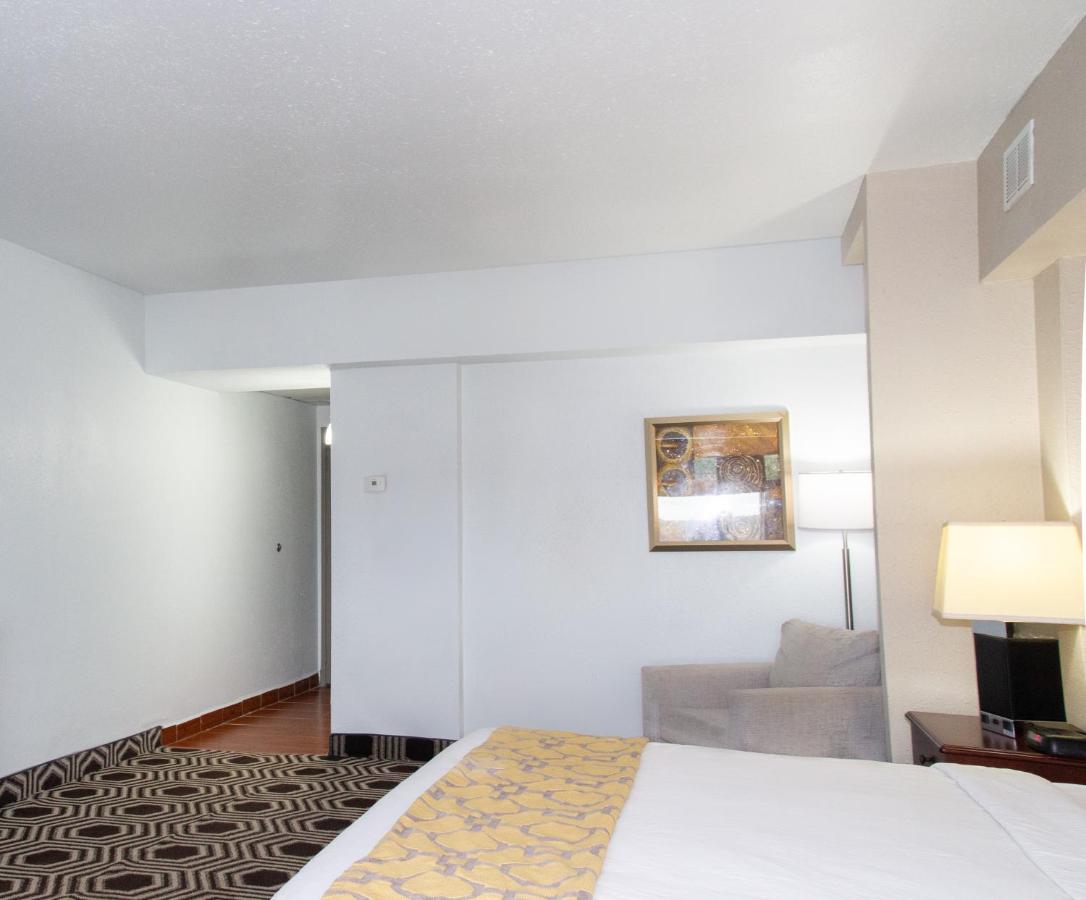 Studio King Suite - Non-Smoking at Baymont by Wyndham Delavan Near Lake Geneva
