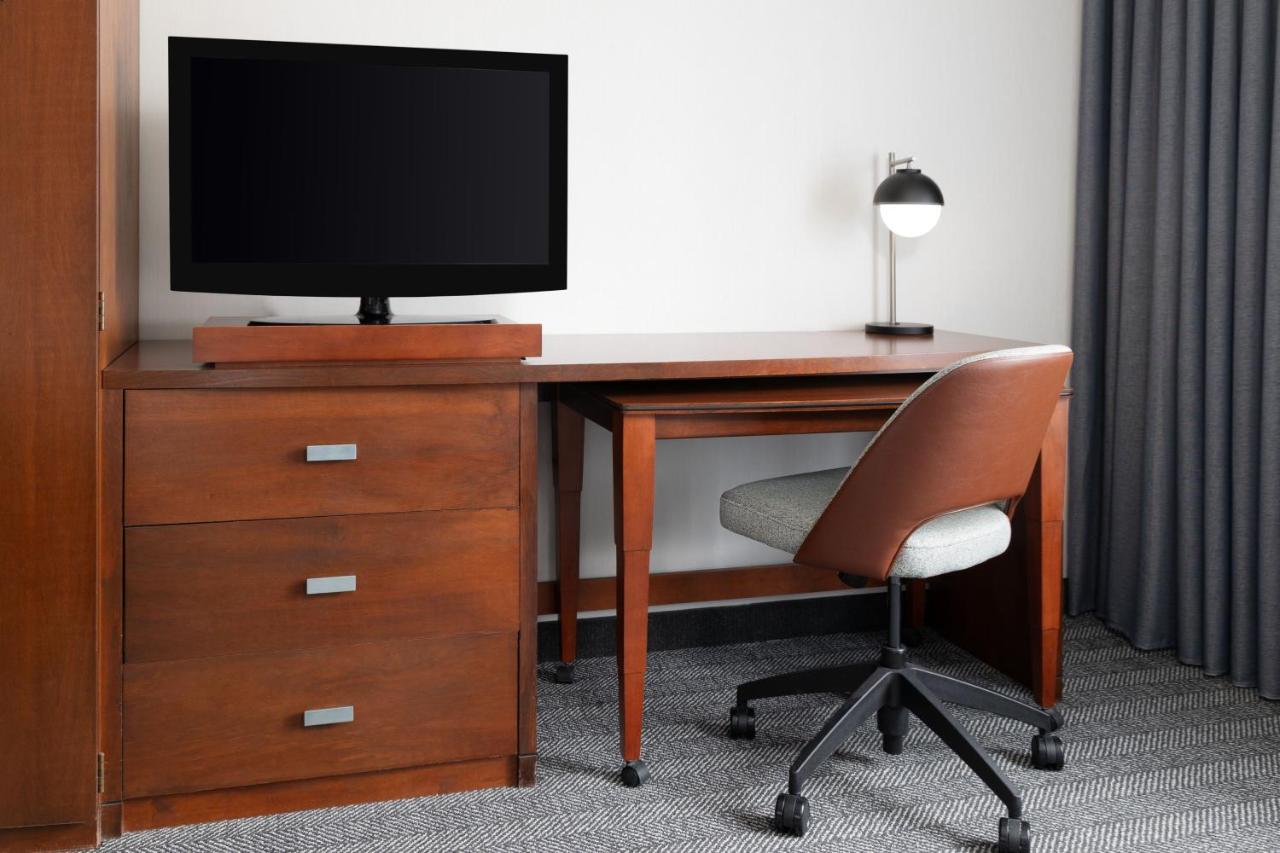 | Courtyard by Marriott Ontario Rancho Cucamonga