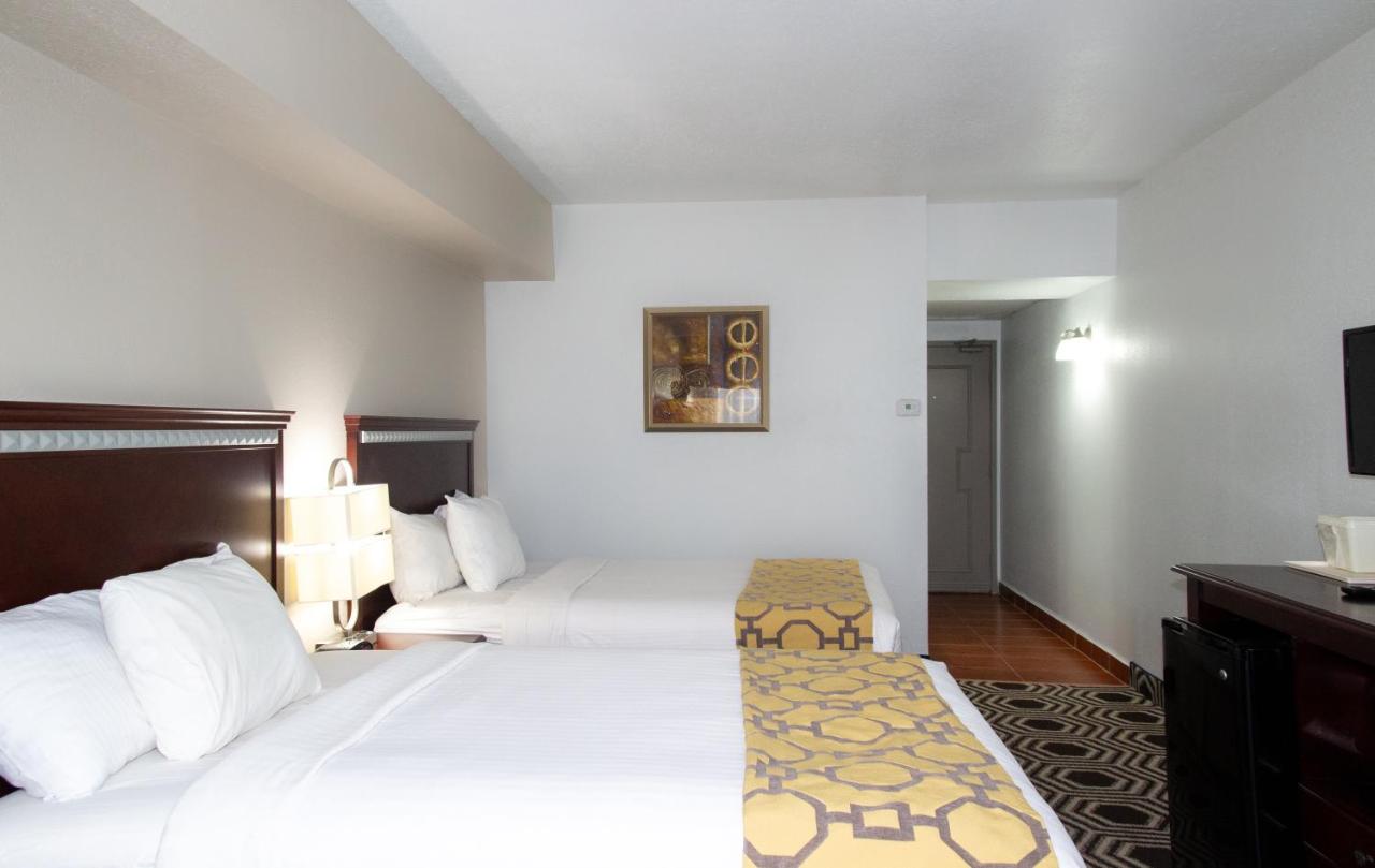 Double Room - Non-Smoking at Baymont by Wyndham Delavan Near Lake Geneva