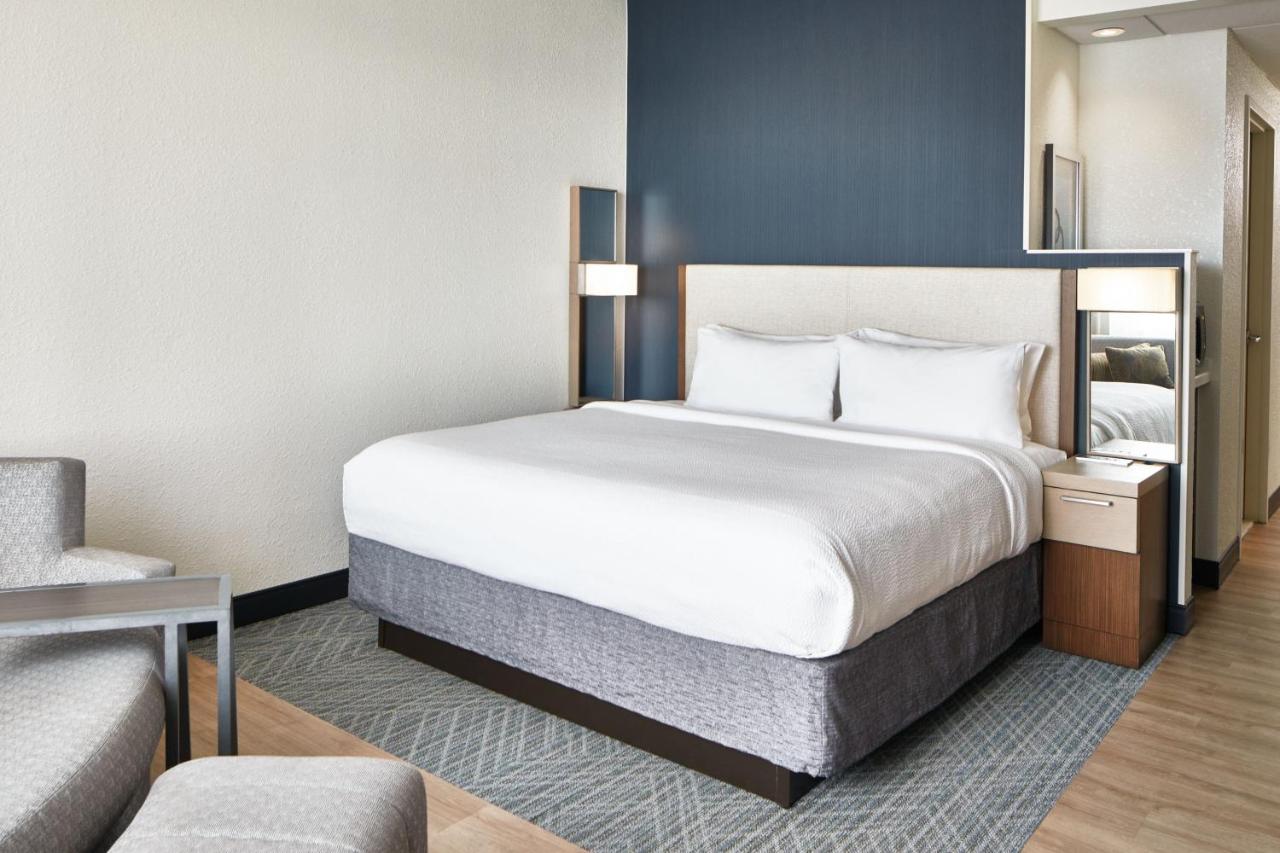 | Courtyard by Marriott St. Petersburg Clearwater/Madeira Beach