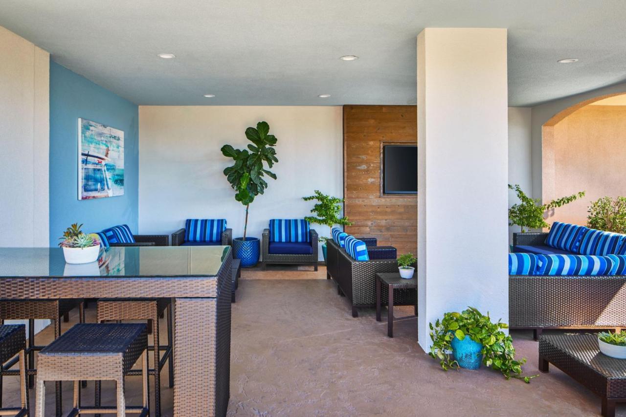 | Courtyard by Marriott St. Petersburg Clearwater/Madeira Beach
