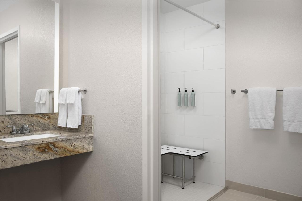  | Courtyard by Marriott Orlando East/UCF Area