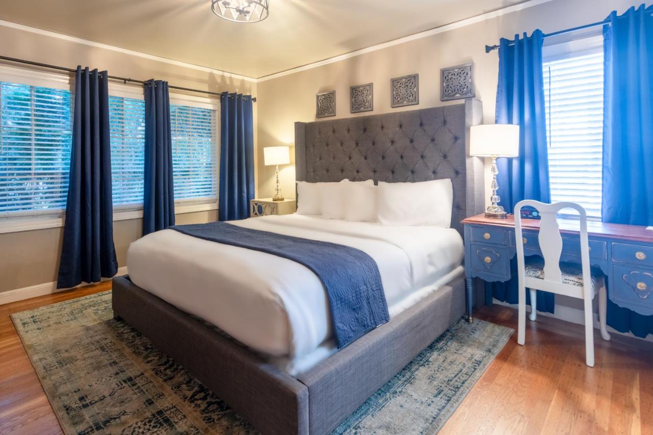 Tranquility Mansion Deluxe Room at Inn at Parkside