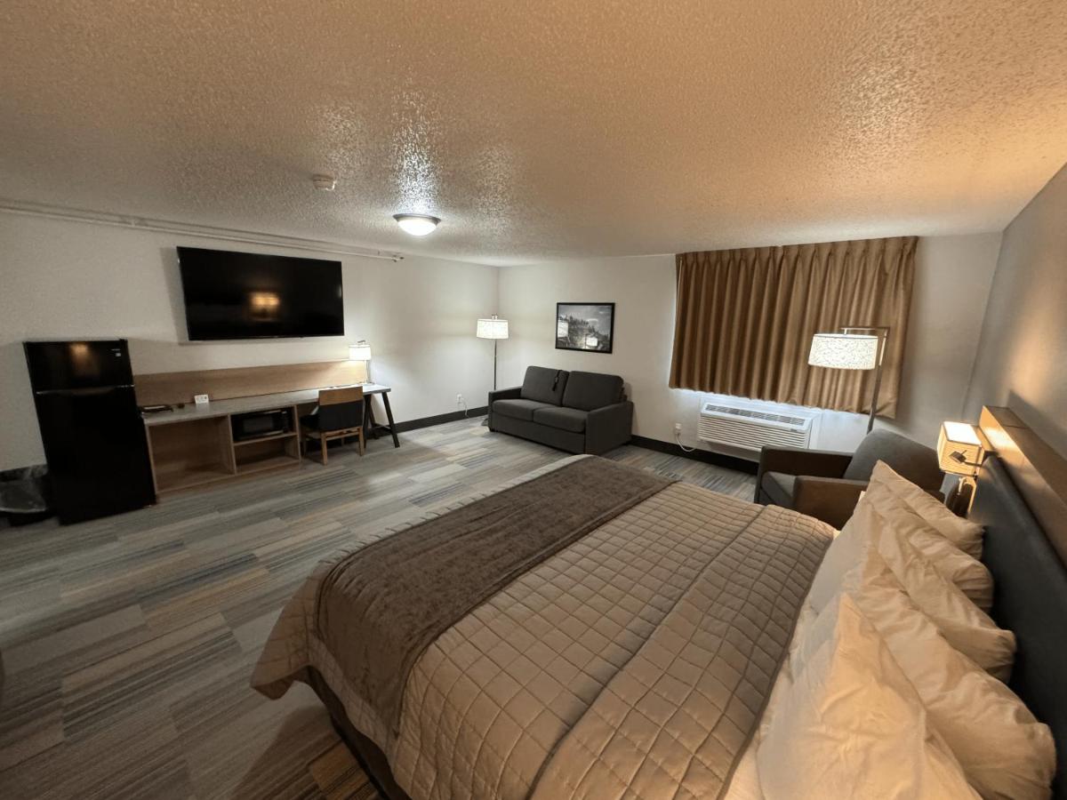 King Studio with Sofa Bed at Park Inn by Radisson Maryville