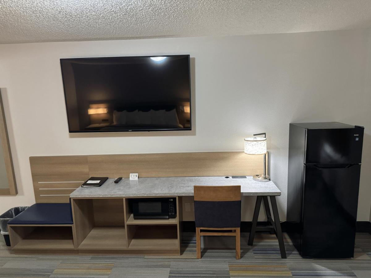 King Studio with Sofa Bed at Park Inn by Radisson Maryville