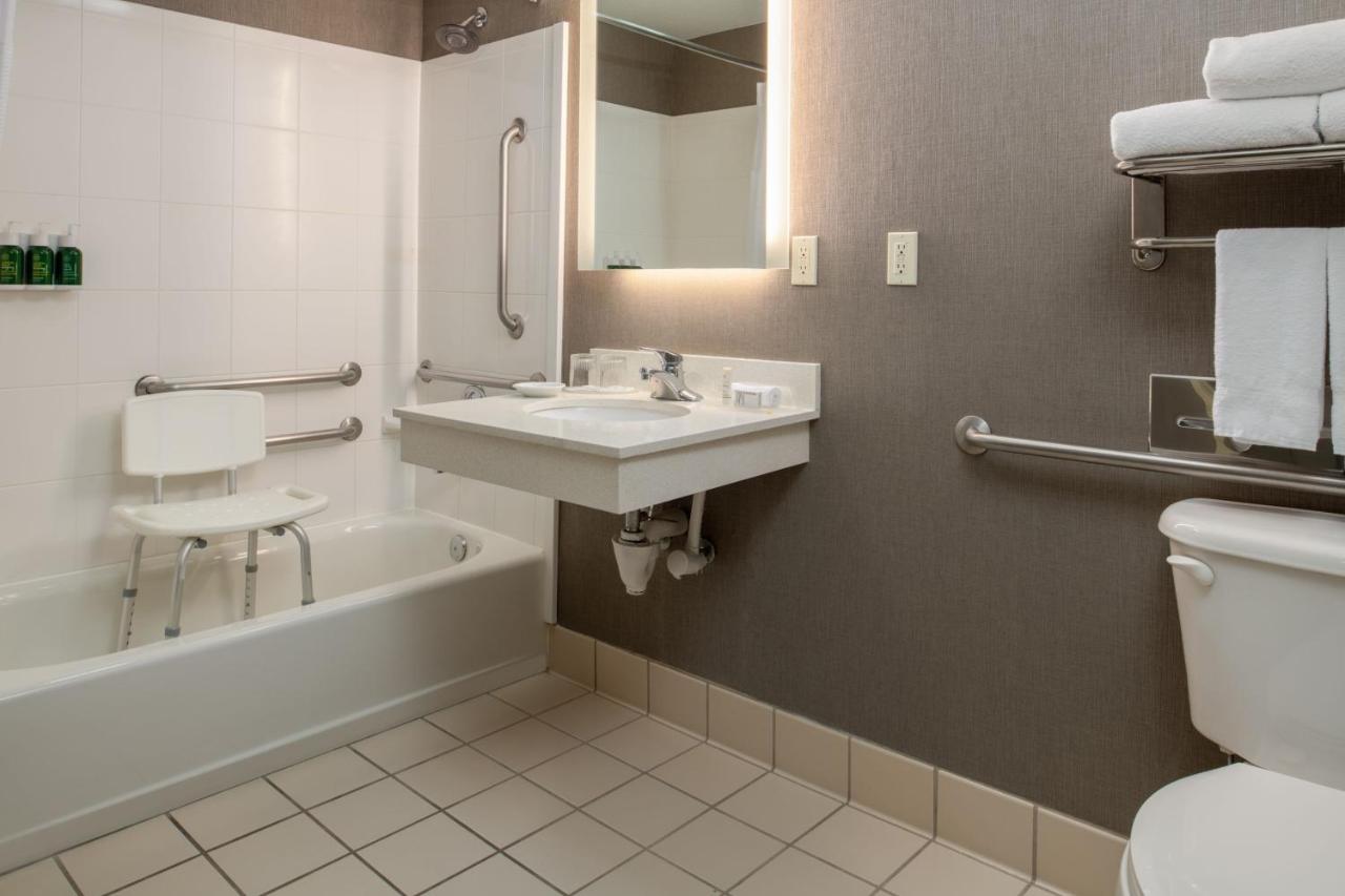 Queen Studio with Sofa Bed at SpringHill Suites by Marriott Portland Airport
