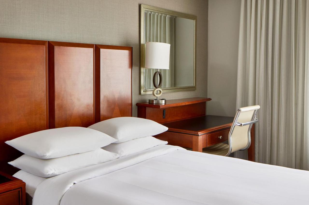 King Room at Detroit Metro Airport Marriott
