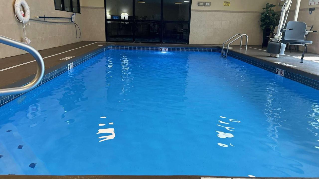 | Best Western Plus Kansas City Airport-KCI East