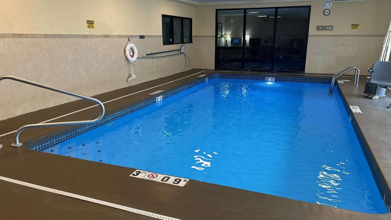 | Best Western Plus Kansas City Airport-KCI East